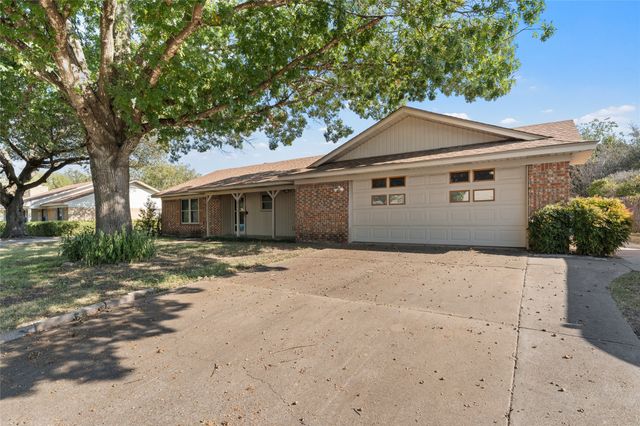232 Monterrey Drive, Hewitt, TX 76643