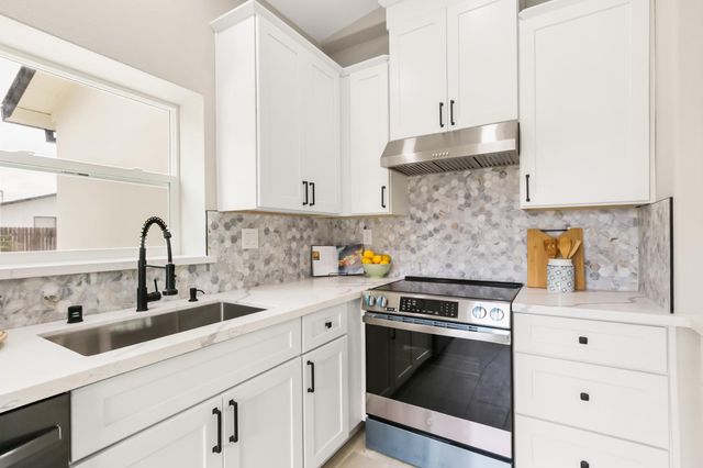 7721 Cotton Ln, Elk Grove, CA 95758