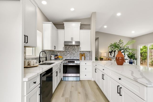 7721 Cotton Ln, Elk Grove, CA 95758