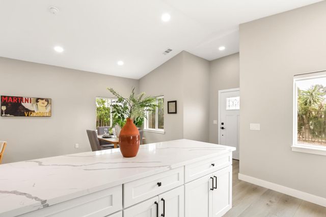 7721 Cotton Ln, Elk Grove, CA 95758