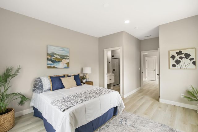 7721 Cotton Ln, Elk Grove, CA 95758