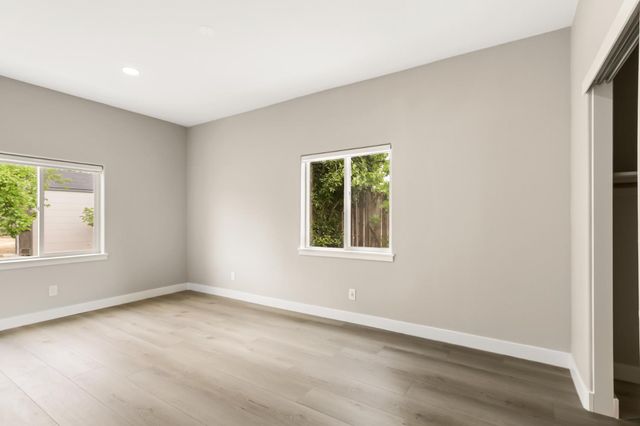 7721 Cotton Ln, Elk Grove, CA 95758