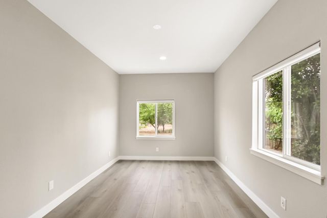 7721 Cotton Ln, Elk Grove, CA 95758