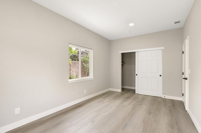 7721 Cotton Ln, Elk Grove, CA 95758