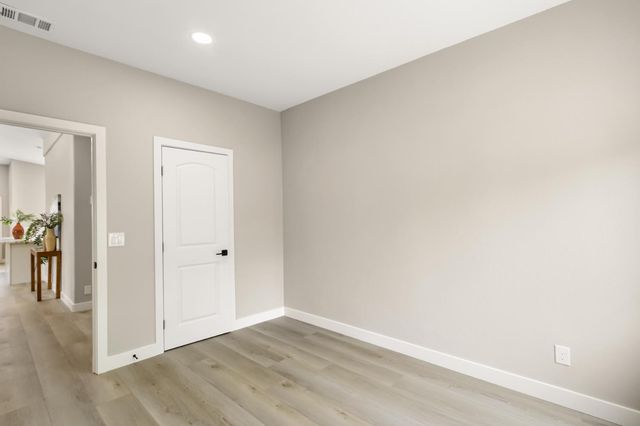 7721 Cotton Ln, Elk Grove, CA 95758