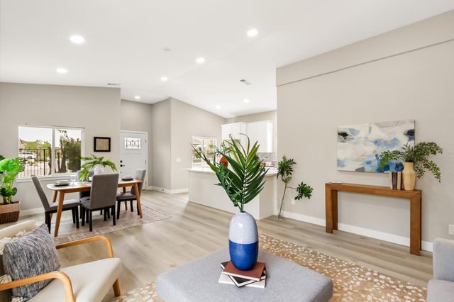 7721 Cotton Ln, Elk Grove, CA 95758