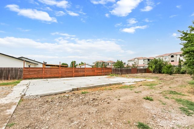 7721 Cotton Ln, Elk Grove, CA 95758