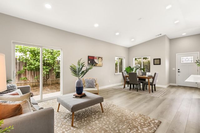 7721 Cotton Ln, Elk Grove, CA 95758