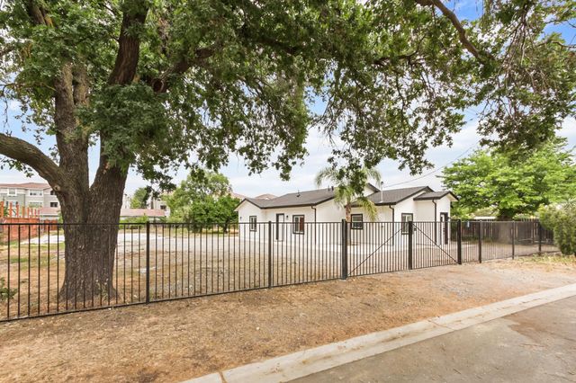 7721 Cotton Ln, Elk Grove, CA 95758