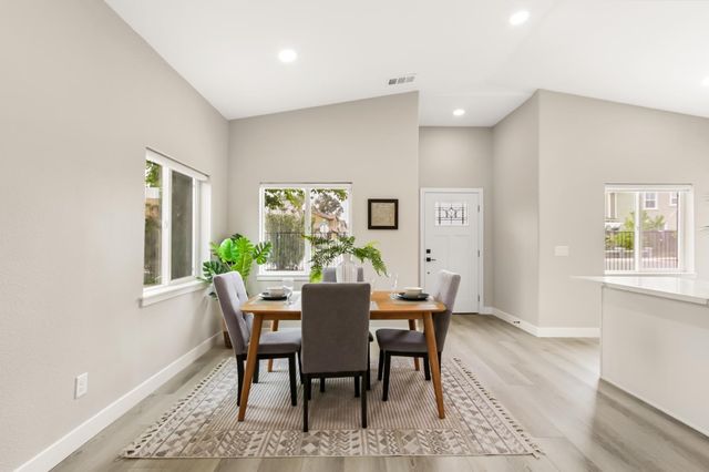 7721 Cotton Ln, Elk Grove, CA 95758