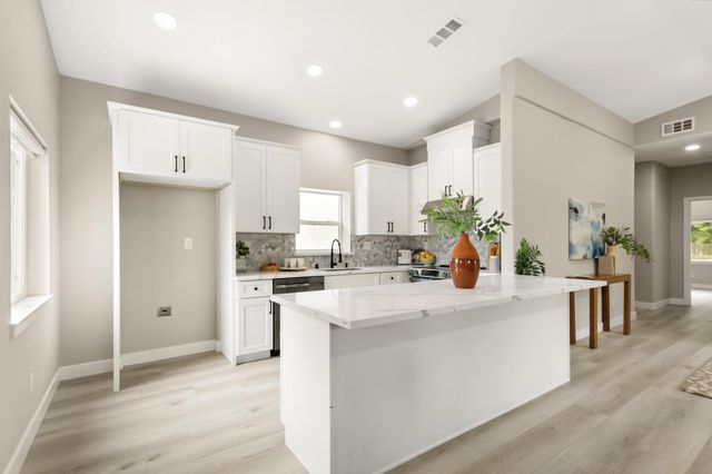 7721 Cotton Ln, Elk Grove, CA 95758