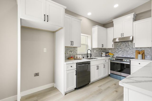 7721 Cotton Ln, Elk Grove, CA 95758