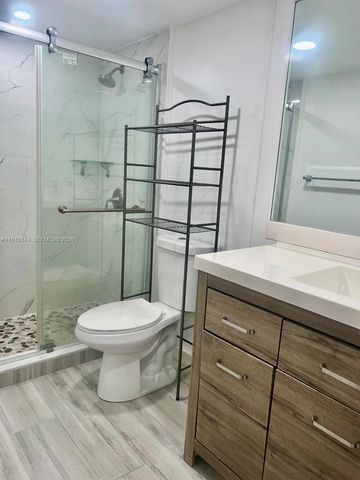 19055 NW 62nd Ave 102, Hialeah, FL 33015