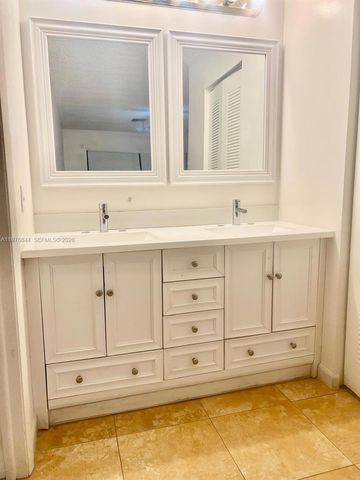 19055 NW 62nd Ave 102, Hialeah, FL 33015