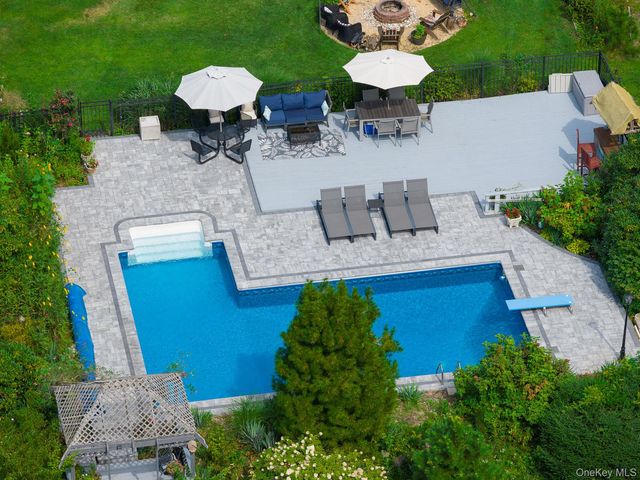 30 Long Pond Road, Wading River, NY 11792