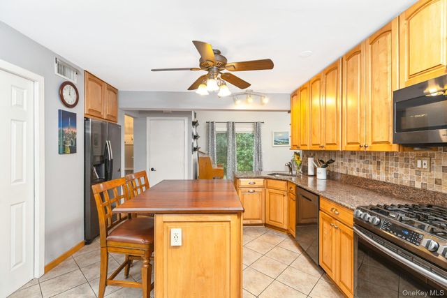 30 Long Pond Road, Wading River, NY 11792