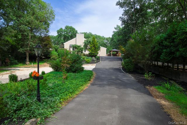 30 Long Pond Road, Wading River, NY 11792