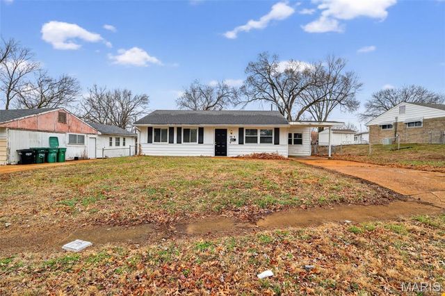 7809 Ellington Drive, St Louis, MO 63121