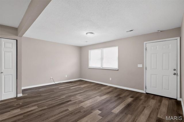 7809 Ellington Drive, St Louis, MO 63121