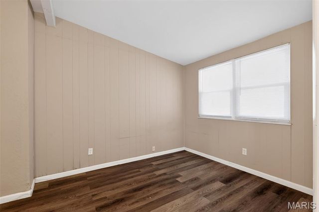 7809 Ellington Drive, St Louis, MO 63121