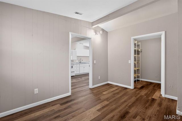 7809 Ellington Drive, St Louis, MO 63121