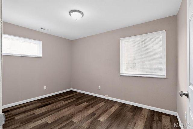 7809 Ellington Drive, St Louis, MO 63121