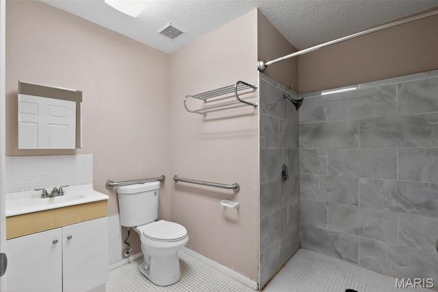 7809 Ellington Drive, St Louis, MO 63121