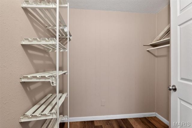 7809 Ellington Drive, St Louis, MO 63121