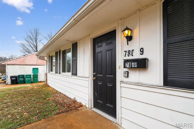7809 Ellington Drive, St Louis, MO 63121