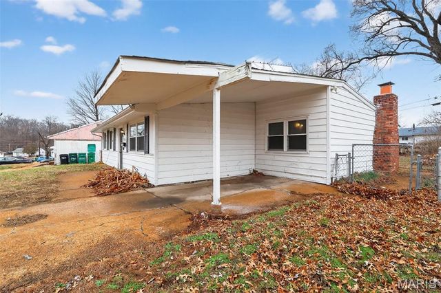 7809 Ellington Drive, St Louis, MO 63121