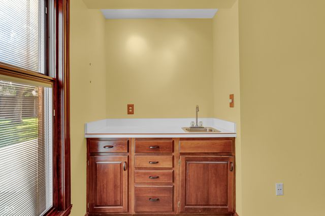 356 Southcreek Drive S, Indianapolis, IN 46217