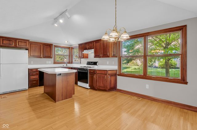 356 Southcreek Drive S, Indianapolis, IN 46217