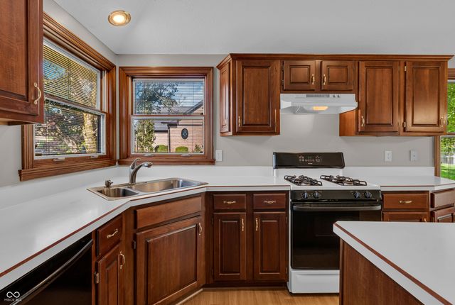 356 Southcreek Drive S, Indianapolis, IN 46217