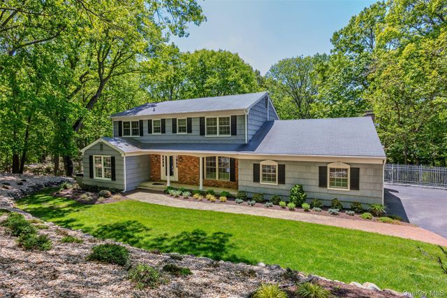 12 Deer Path, Port Jefferson, NY 11777