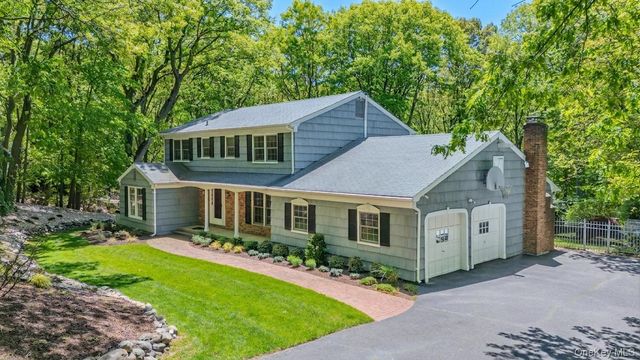 12 Deer Path, Port Jefferson, NY 11777