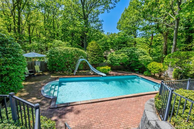12 Deer Path, Port Jefferson, NY 11777