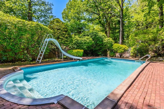 12 Deer Path, Port Jefferson, NY 11777