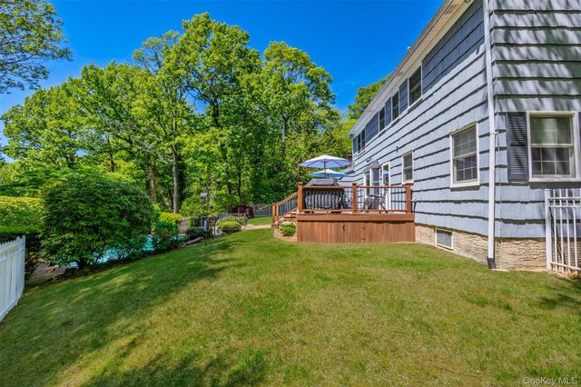 12 Deer Path, Port Jefferson, NY 11777