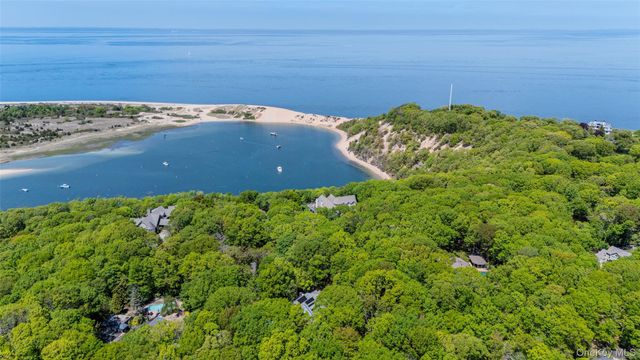 12 Deer Path, Port Jefferson, NY 11777