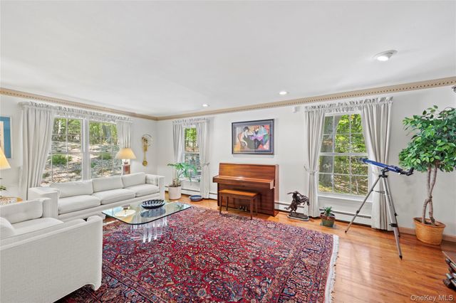 12 Deer Path, Port Jefferson, NY 11777