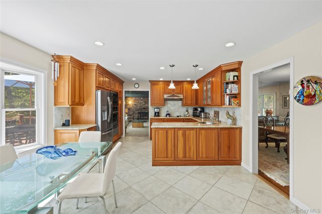 12 Deer Path, Port Jefferson, NY 11777