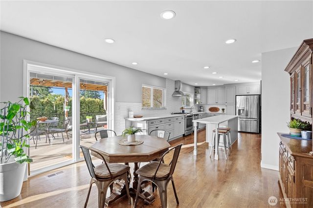 34207 31st Avenue SW, Federal Way, WA 98023