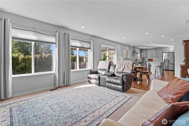 34207 31st Avenue SW, Federal Way, WA 98023