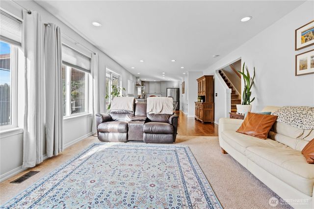 34207 31st Avenue SW, Federal Way, WA 98023