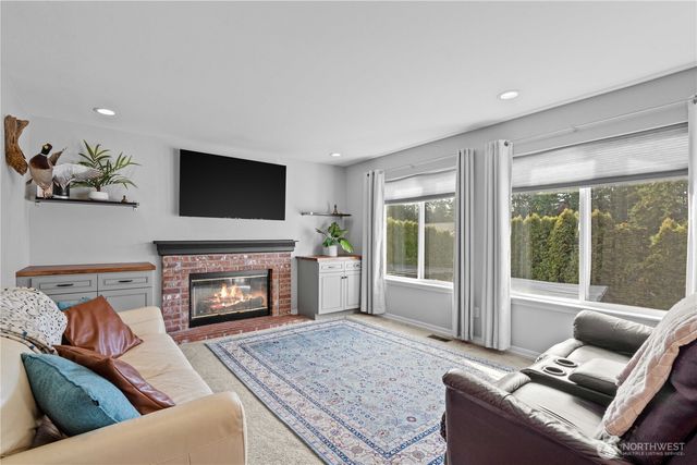 34207 31st Avenue SW, Federal Way, WA 98023