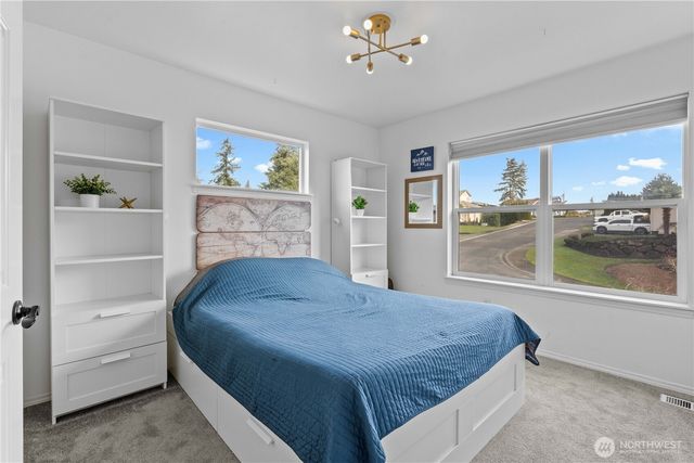 34207 31st Avenue SW, Federal Way, WA 98023