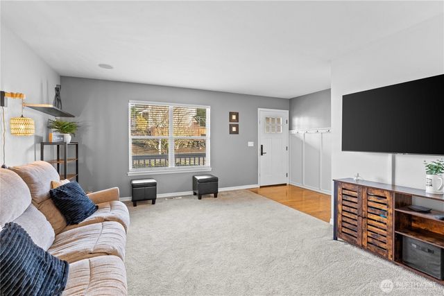 34207 31st Avenue SW, Federal Way, WA 98023