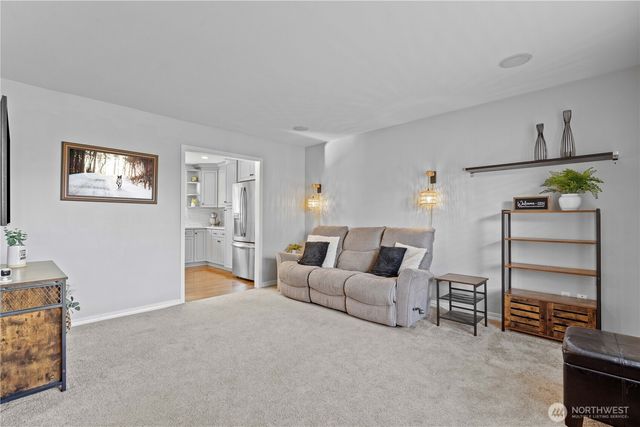 34207 31st Avenue SW, Federal Way, WA 98023