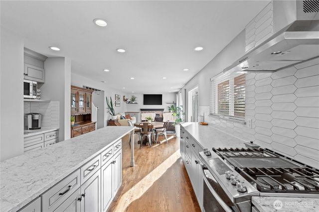 34207 31st Avenue SW, Federal Way, WA 98023