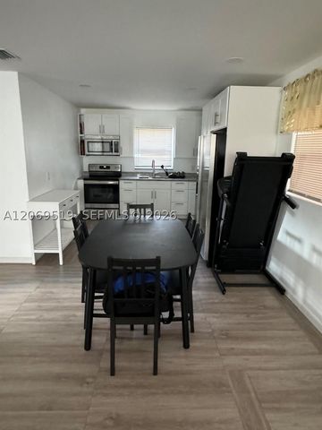 1281 W 35th St, Riviera Beach, FL 33404